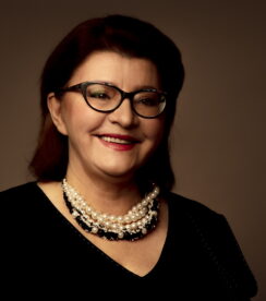 Елена Жукова