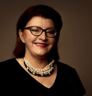 Елена Жукова